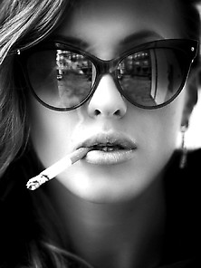 Pin No. Ax00051 B&w Hot Smokin Girls