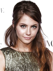 Willa Holland